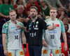 SCM-Trainer Bennet Wiegert ist mit seiner Mannschaft, hier Omar Ingi Magnusson (14) und Gisli Kristjansson (10), ordentlich im Spiele-Stress. 