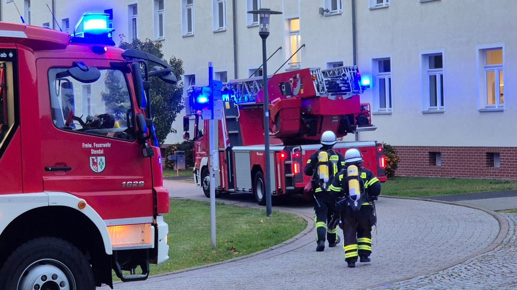 Die Feuerwehr Stendal musste am 7. Oktober 2025 gegen 18 Uhr zur Hochschule Magdeburg-Stendal ausrücken.