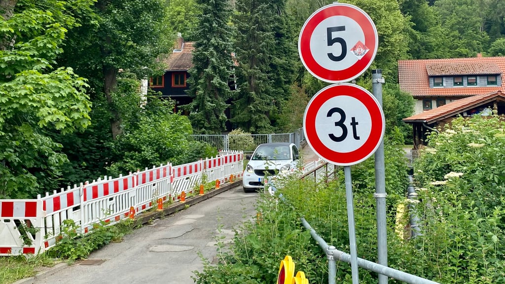 Kaputte Brücken gibt es nicht nur in Dresden oder Magdeburg, sondern auch in Wernigerode - wie hier am Hasenwinkel. Für ihre Instandsetzungen ist das Sondervermögen Infrastruktur unter anderem angelegt.