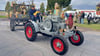  Oldtimer, wie hier ein liebevoll herausgeputzter „Kramer“, bildeten einen Kontrast zu den vielen modernen Traktoren, die im Erntedankfest-Umzug in Kleinwusterwitz beteiligt waren.