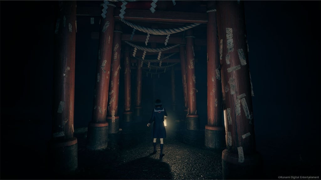 Heldin Hinako muss Mut beweisen in „Silent Hill f“.