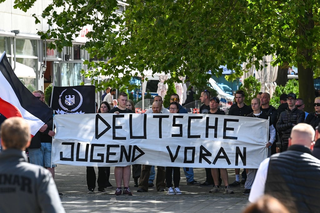Die Gruppe „Deutsche Jugend Voran“ wird von der Bundesregierung als Beispiel für eine junge, rechtsextreme Gruppierung genannt. (Archivbild)