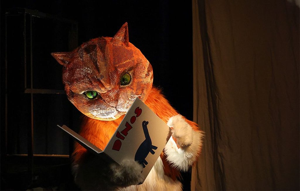 Szene aus "Der Wolf, der aus dem Buch fiel" im Magdeburger Puppentheater.
