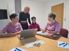 Dorette Seitz (2. von rechts) hat die neue Sprechstunde als erste in Anspruch genommen. Mit dabei sind Stephanie Schwarz, Isabell Albrecht und Nadine Hummel (von links).
