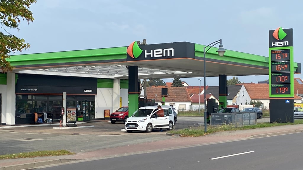 Demnächst wechselt der Betreiber dieser Hem-Tankstelle im Jerichower Land.