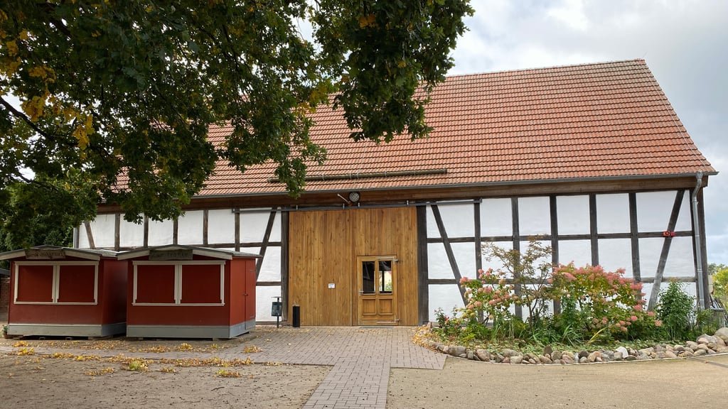 In der zweiten Etage der Pfarrscheune soll bis Mitte 2026 ein Sportraum entstehen.