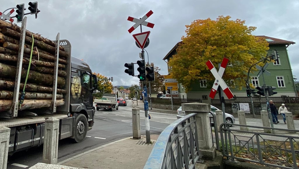 Die Bürgerinitiative "B244 - Wernigerode ohne Schwerlastverkehr" verspricht sich von einer Ortsumgehung mit Tunnel unter anderem eine Entlastung der vielbefahrenen Westerntorkreuzung.