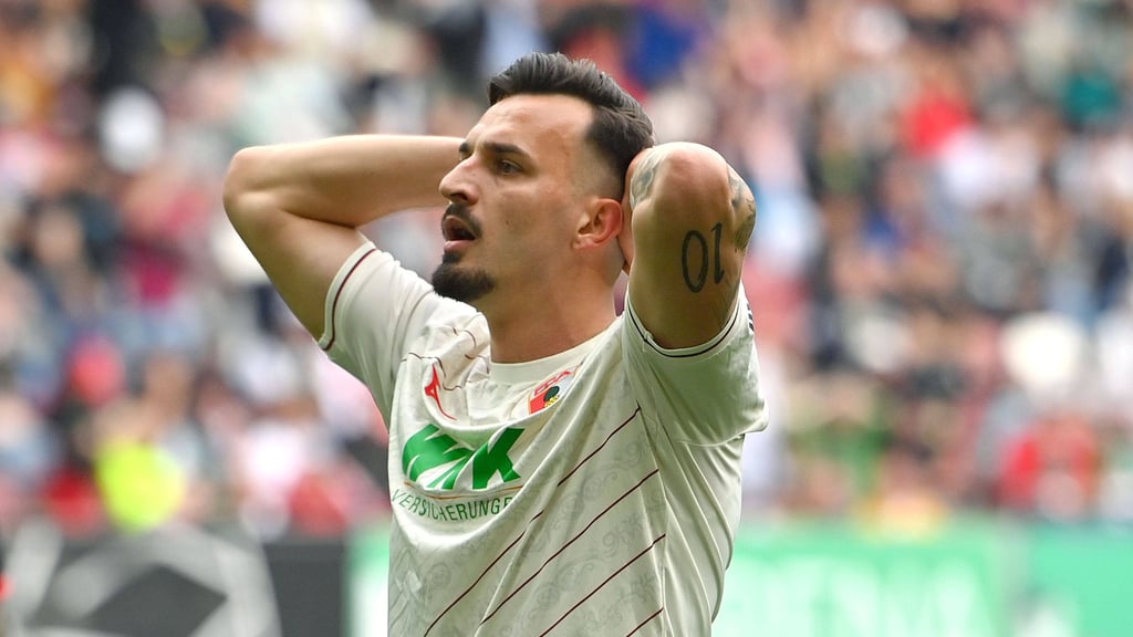 Mergim Berisha, Spieler von der TSG Hoffenheim, sollte beim FC Augsburg sportlich wieder auf die Beine kommen.