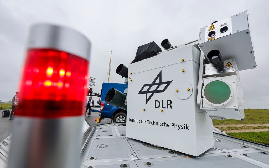 Das Drohnenerprobungszentrum am Flughafen Cochstedt bei Magdeburg bietet Forschern umfassende Test-Möglichkeiten etwa bei der Erkennung von Drohnen.