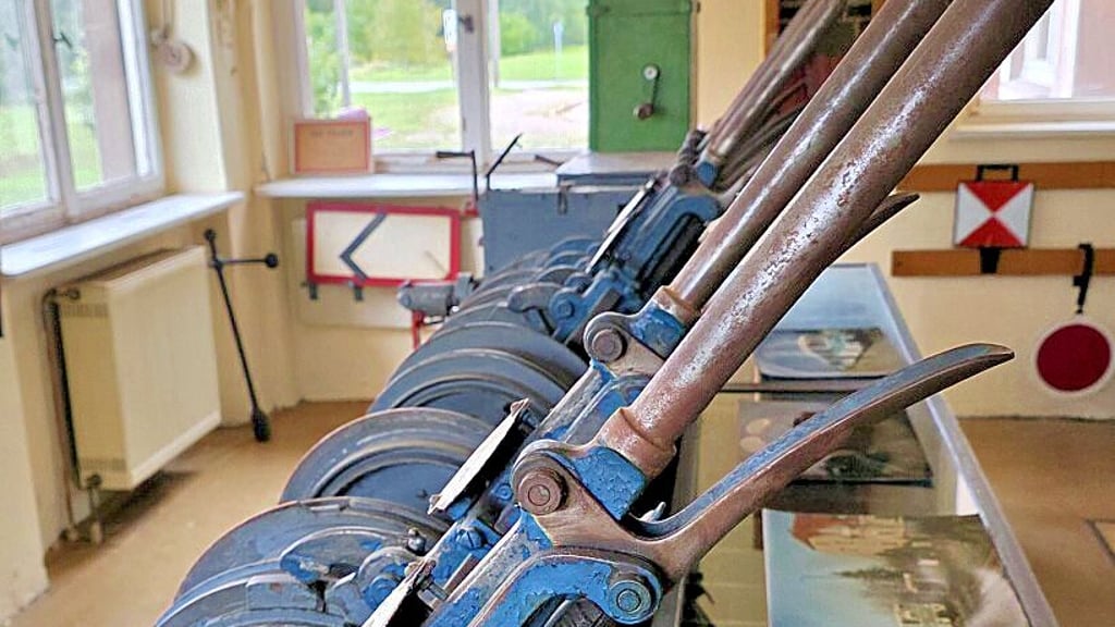 Die Hebel des alten Stellwerkes im ehemaligen Bahnhof in Jerichow sind Teil der Ausstellung.