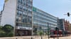 Seit Jahren ein schäbiger Schandfleck in Halle: Der Verwaltungskomplex des BMK. Das soll sich jetzt ändern.