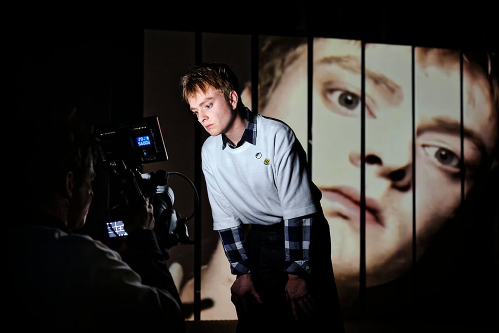 "Von Norden rollt ein Donner" im Schauspielhaus des Theaters Magdeburg.