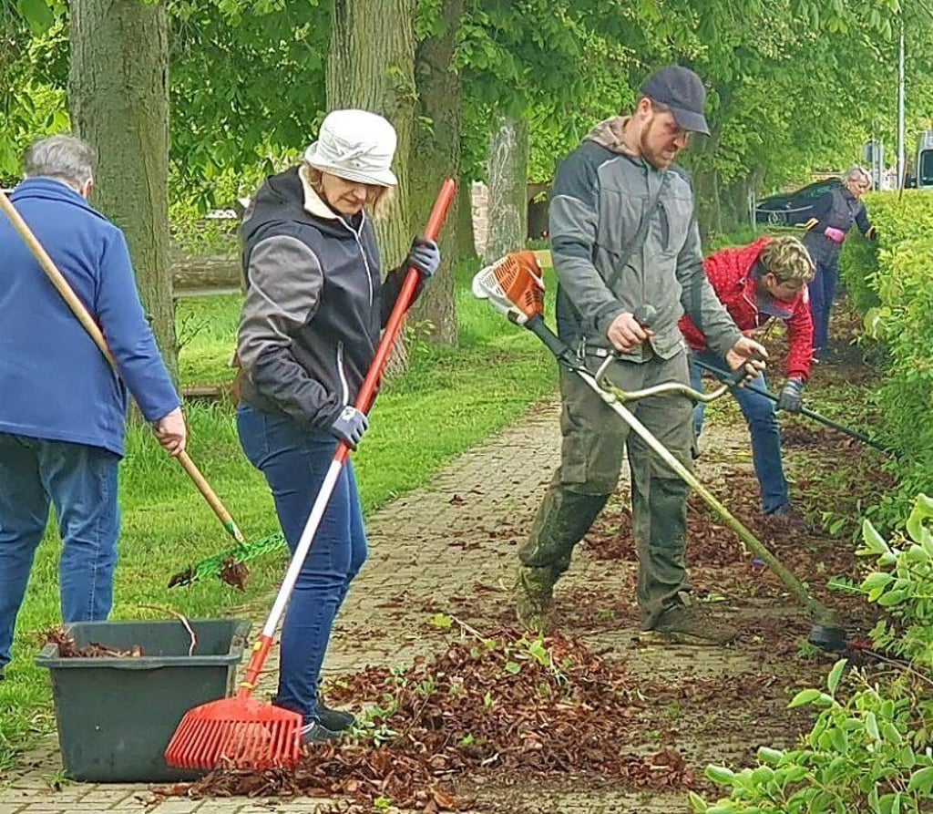 Gemeinsam packen die Meisdorfer in ihrem Ort an, hier bei einem MitMachTag vor zwei Jahren.