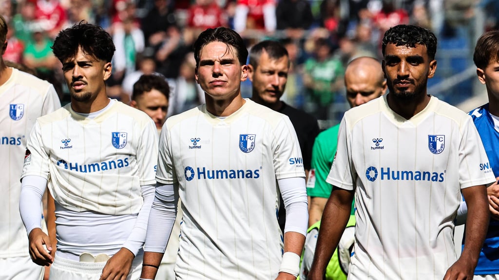 Laurin Ulrich, Dariusz Stalmach und Rayan Ghrieb (v.l.n.r.) gehören zu den Marktwert-Gewinnern im Kader des 1. FC Magdeburg.