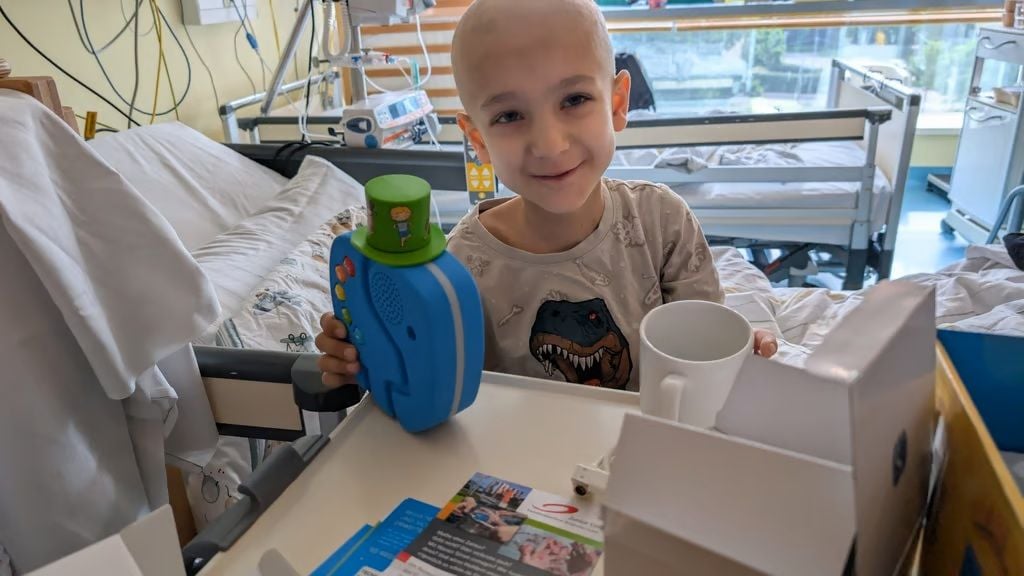 Friedrich ist sechs Jahre alt und wird als kleiner Sonnenschein beschrieben. Jeden Tag kämpft er gegen den Krebs. Doch zur Heilung seiner seltenen Blutkrebs-Erkrankung ist er auf eine Stammzell-Spende angewiesen.  