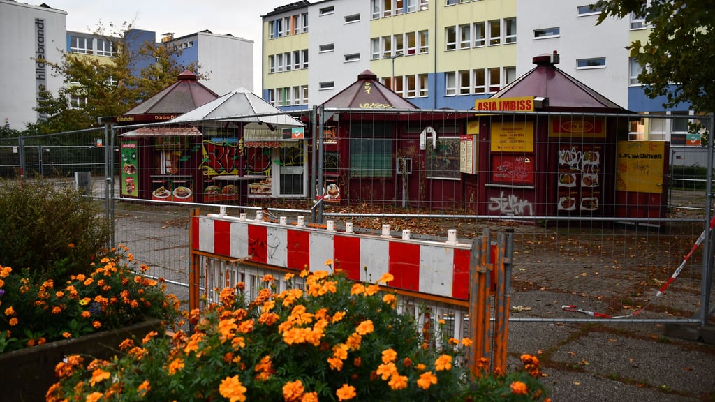 Die Kioske am Neustädter See in Magdeburg werden abgerissen.