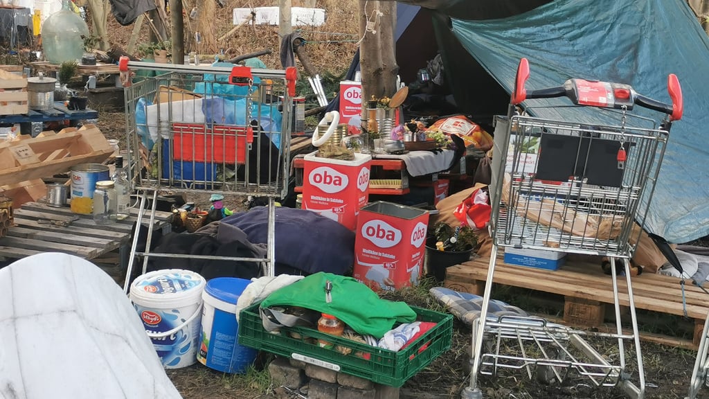 Solche Bilder dürften in Halberstadt vorläufig der Vergangenheit angehören. Die obdachlose Ines H. wurde in einer Spezialklinik untergebracht. 