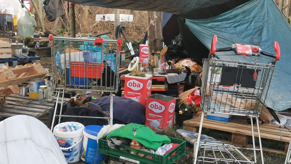 Solche Bilder dürften in Halberstadt vorläufig der Vergangenheit angehören. Die obdachlose Ines H. wurde in einer Spezialklinik untergebracht.
