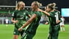 Wolfsburgs Fußball-Frauen wollen auch gegen Bayern München jubeln.