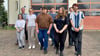 Der Jugendstadtrat von Oranienbaum-Wörlitz, hier nach seiner konstituierenden Sitzung im April 2024  in Kakau: Inzwischen bringen sich die jungen Leute (vorn, 2. v. r. Hanna Zabel) aktiv ein und entwickeln Ideen für ihre Stadt. 