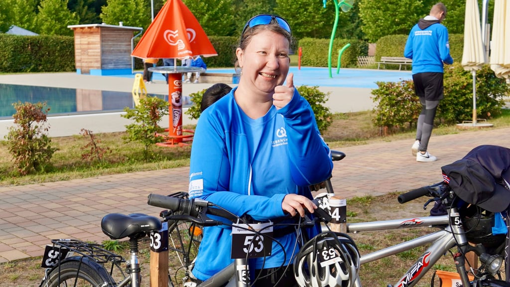 Daniela Kraft ist beim Special Triathlon Harz 2025 erstmals als Einzelstarterin angetreten. Jetzt bereitet sich die Sportlerin der Lebenshilfe Harzkreis-Quedlinburg auf die Special Olympics Nationalen Spiele vor, an denen sie teilnehmen möchte.