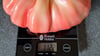 Diese Tomate hat Luisa Barth aus Wienrode geerntet. Sie brachte zwischenzeitlich sogar 1126 Gramm auf die Waage.
