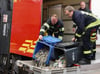 Finale beim Kronkorkensammeln: Die Kameraden der Feuerwehr Dölbau - Wehrleiter Christoph Schmidt, Sprecher Michael Drews und Wehrleiter-Stellvertreter Stefan Blasinski (v.l.) - sind am Mittwoch zu einem besonderen Einsatz zum Schrottplatz der Scholz Recycling GmbH im Trothaer Hafen ausgerückt.
