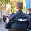 An der Synagoge hat am Mittag das stille Gedenken an den Anschlag heute vor sechs Jahren begonnen.