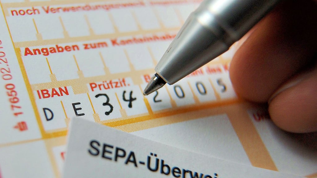 Seit Oktober gilt im Zahlungsverkehr die Pflicht zur Empfängerüberprüfung, auch bei SEPA-Überweisungen.