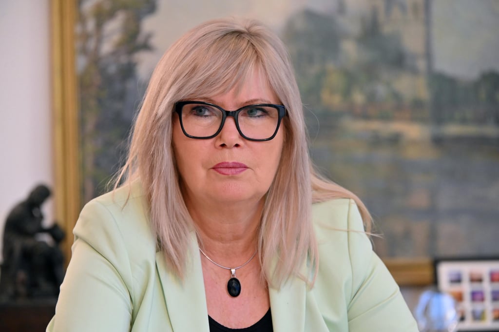 Das Landesverwaltungsamt hat ein Disziplinarverfahren gegen Magdeburgs Oberbürgermeisterin Simone Borris (parteilos) eingeleitet. Grund ist die mögliche Benachteilung eines privaten Weihnachtsmarktes durch die Stadt.