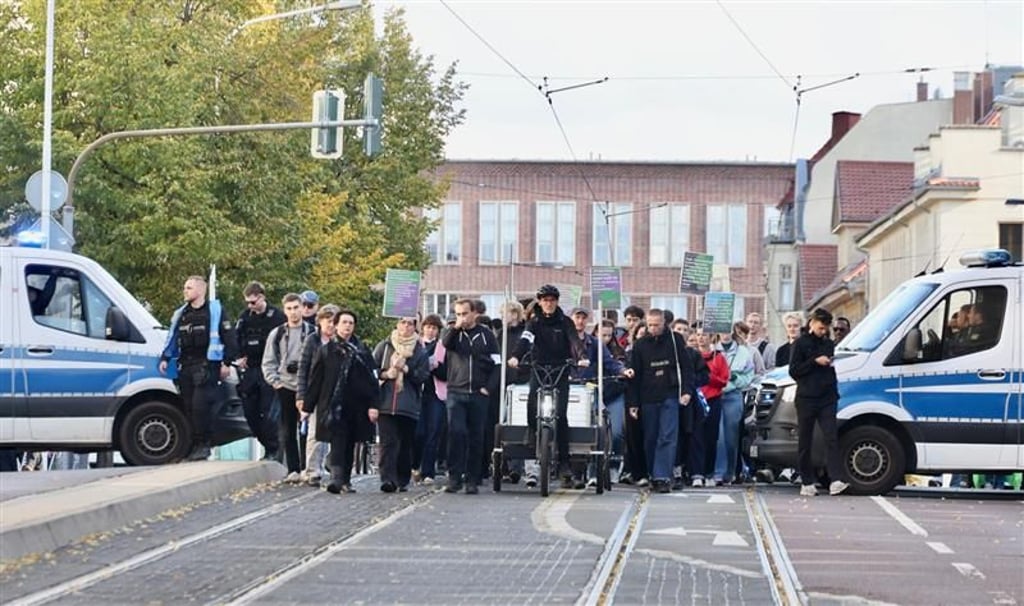 Kurz zuvor war Rundgang entlang der Anschlagsorte zu Ende gegangen.