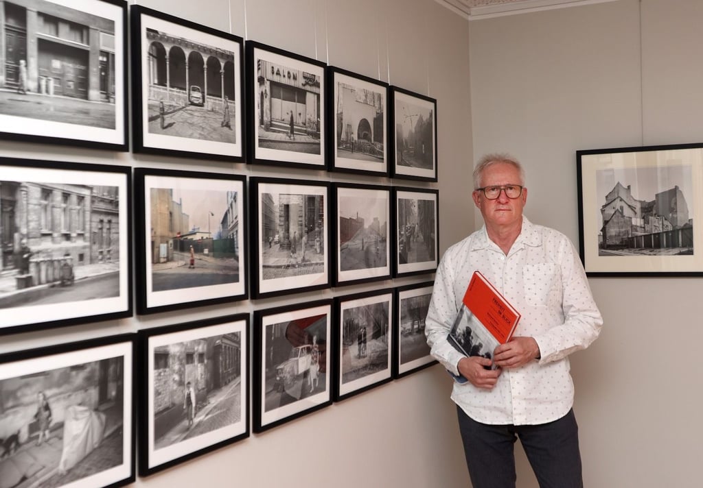 Der hallesche Fotograf Reinhard Hentze hat seine Heimatstadt in den 80er Jahren durch den Sucher der Kamera betrachtet. Seine Bilder sind weit mehr als Dokumente dieser Zeit.