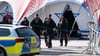 Polizisten am Unfallort in Bautzen. (Archivbild)
