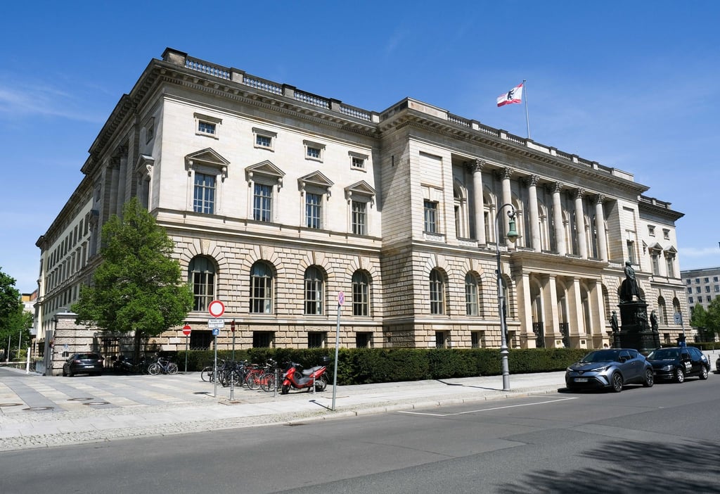 Im Berliner Abgeordnetenhaus treffen Schüler auf Zeitzeugen des Hamas-Massakers in Israel vor gut zwei Jahren. (Archiv)