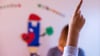 Nach Ansicht der AfD sollen Lehrkräfte keine politischen Meinungen im Klassenzimmer äußern. (Symbolbild)