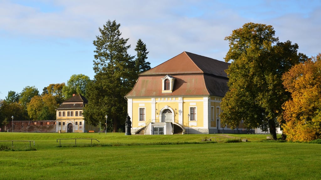 Der Zerbster Schlossgarten mit seinen barocken Bauten und dem historischen Baumbestand könnte bald zu den Gartenträumen Sachsen-Anhalts gehören.