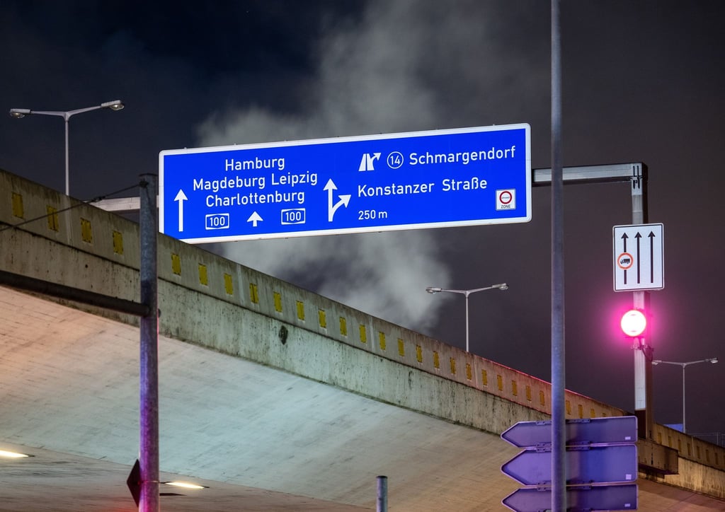 Erneut bereitet eine A100-Brücke in Berlin Probleme.