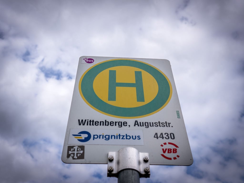 In einigen Regionen sollen weniger Busse eingesetzt werden. (Symbolbild)