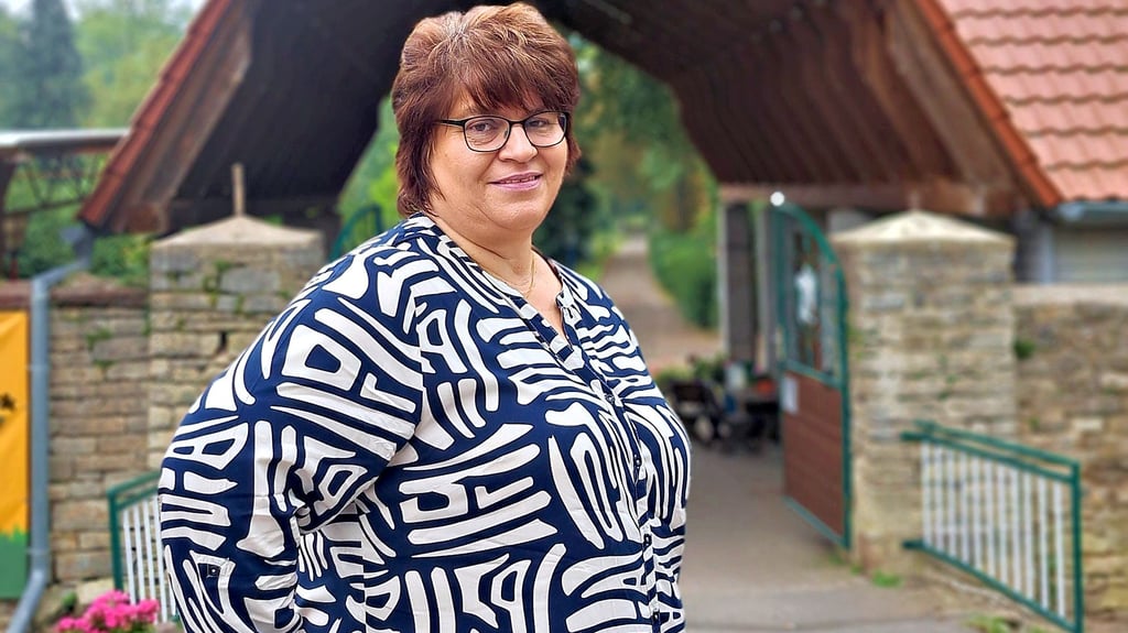 Silvia Scharschmidt tritt am 26. Oktober als Parteilose bei der Bürgermeisterwahl in Hettstedt an. Der Tierpark im Ortsteil Walbeck, den sie als Fotomotiv gewählt hat, ist eine der Einrichtungen, die sie fördern möchte.