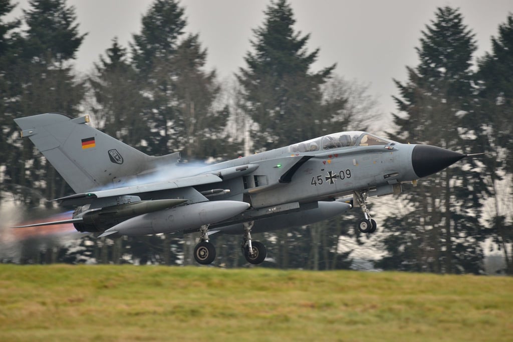 Deutschland hat für die Übung unter anderem drei Tornados angemeldet. (Archivbild)