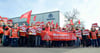 Am 3. November 2022 streikten rund 130 Mitarbeiter der Frühschicht von Thyssenkrupp für zwei  Stunden vor dem Werk.