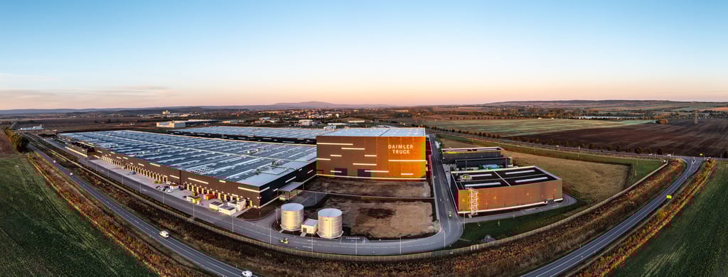 Warten auf die Anbindung von Daimler Truck in Halberstadt: Busse der Halberstädter Verkehrsgesellschaft HVG sollen demnächst bis ins Industriegebiet Ost fahren.