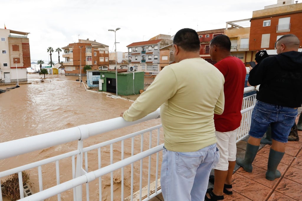 Starker Regen hat in Südostspanien zu Überschwemmungen geführt.