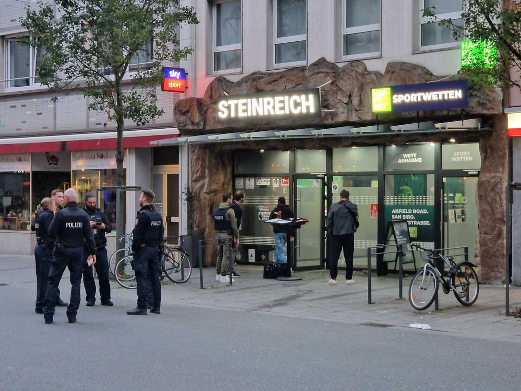 Es gibt drei Verletzte nach Schüssen in Gießen.