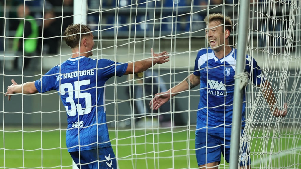 Beim 1. FC Magdeburg kann noch gelacht werden (v.l.): Magnus Baars und Connor Krempicki.