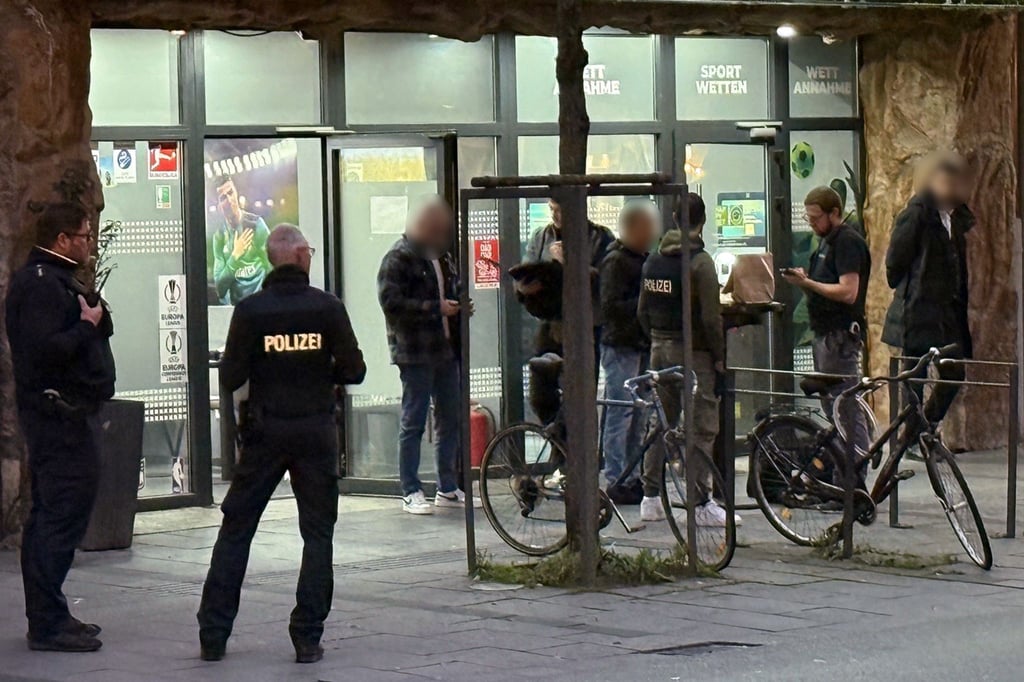 Der Tatort liegt mitten in der Innenstadt.