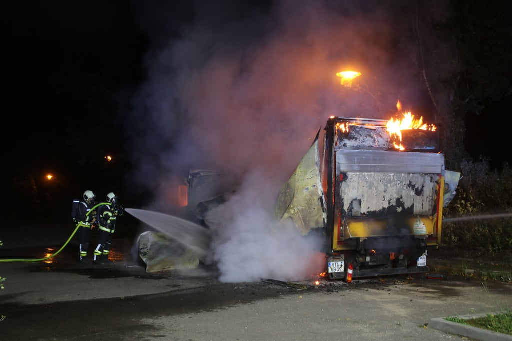 Die Feuerwehr Halle kam in der Erhard-Hübener-Straße in der Silberhöhe zum Einsatz.
