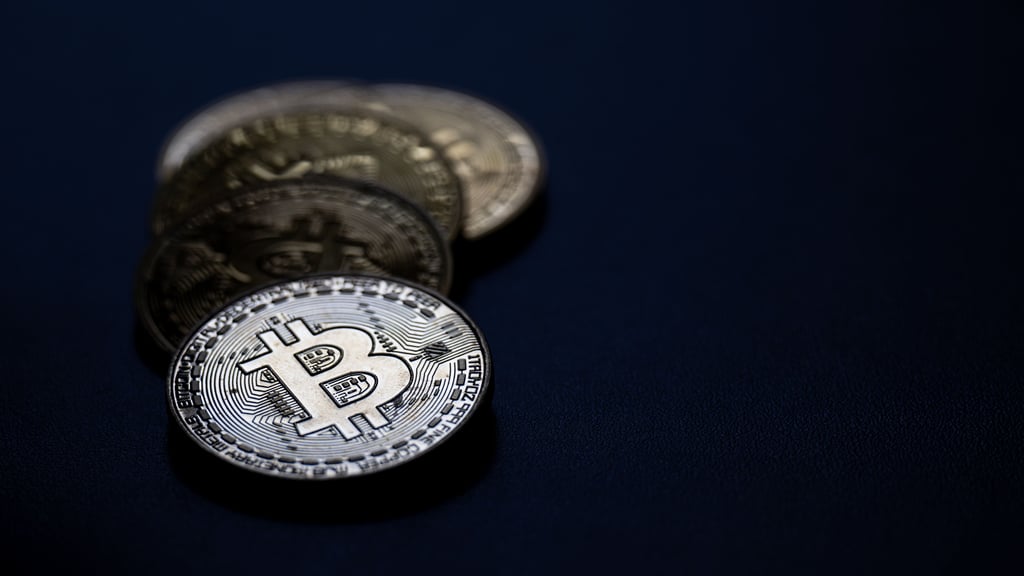 Der Versuch einer 43-Jährigen, in Bitcoin zu investieren, ging gründlich schief. Sie geriet im Internet an Betrüger.
