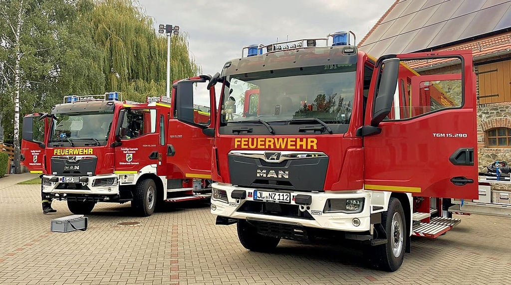 Kürzlich wurden in Nedlitz und Gommern zwei neue Löschgruppenfahrzeuge in Betrieb genommen – beide extrem teuer. Künftig könnte die Anschaffung solcher Fahrzeuge dank des Bundes-Sondervermögens leichter finanziert werden. Denn: Auch der Bevölkerungsschutz zählt zu den förderfähigen Bereichen.