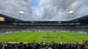 Volles Haus: 37.000 Zuschauer sehen das Nordderby zwischen Werder Bremen und dem Hamburger SV im Weserstadion.